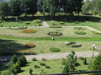 Ботанічні сади України для квіткових ароматних вихідних. Шукай своє місто у списку