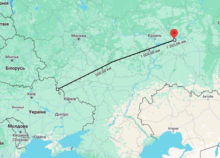 От границы с Украиной 1200 км: неизвестные дроны ночью атаковали предприятия в Татарстане (видео)