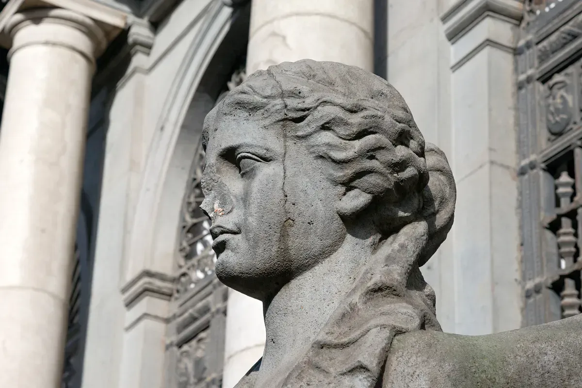Чому більшість античних статуй не мають носів: неочікувана відповідь вчених