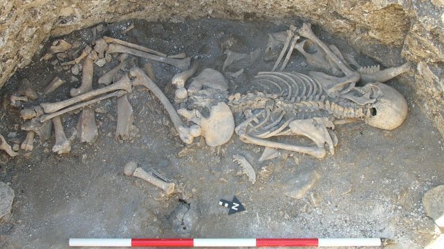 Стала жертвой кровавой расправы: в Англии обнаружили 2000-летний скелет молодой девушки (фото)