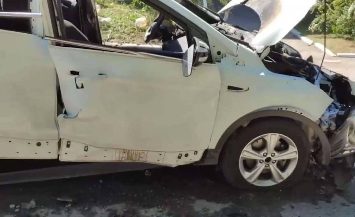 В Бердянске взорвали автомобиль местного коллаборанта: подробности от ГУР (видео)