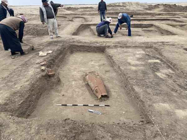 Archaeologists found a 3,500-year-old Egyptian royal house in the desert (photo)