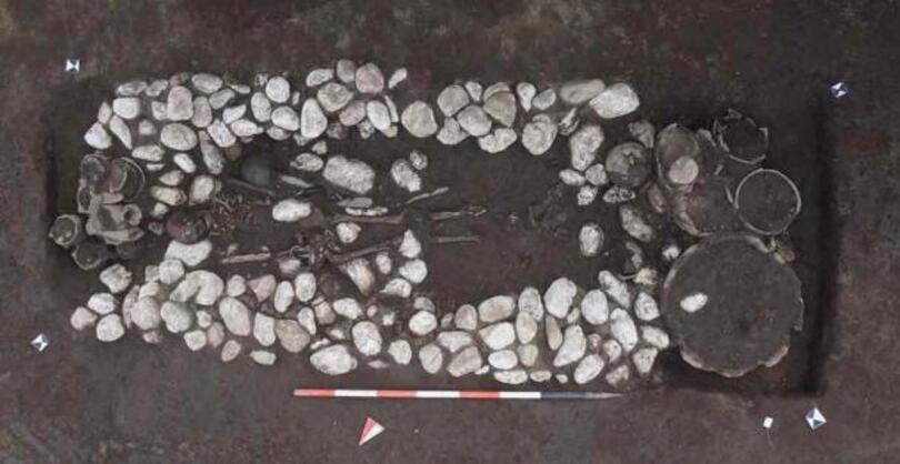 В Италии археологи нашли некрополь возрастом 2700 лет: надгробия указали на четкие гендерные отличия (фото)