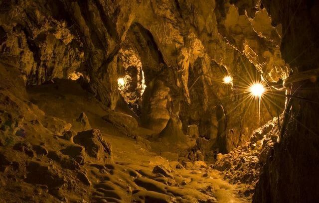 Caves and catacombs of Ukraine: cool places for hot summers