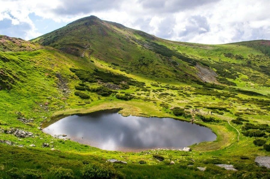 Где бюджетно отдохнуть в Украине во время войны? Локации у гор и воды, поражающие красотой