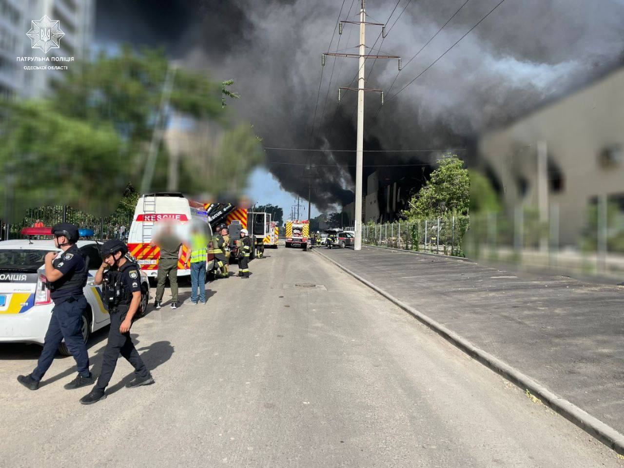 росія ракетами атакувала Одесу: влучили по цивільній інфраструктурі, є постраждалі (фото, відео)