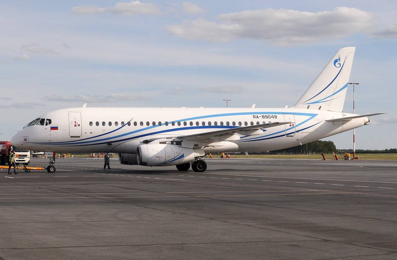 У Підмосков'ї впав пасажирський літак Sukhoi Superjet, який вилетів з авіазаводу: є жертви (відео, фото з місця подій)