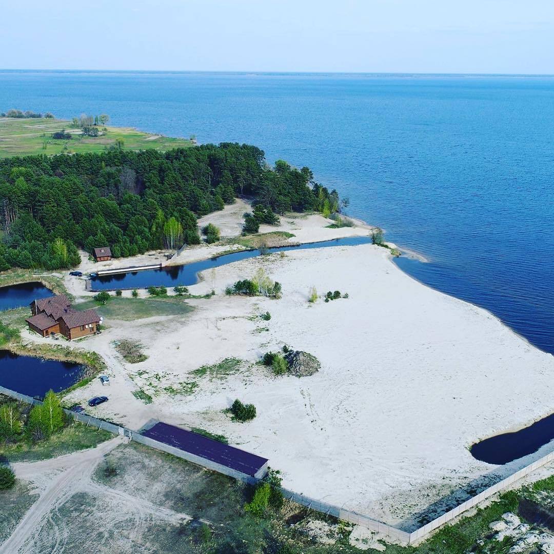 Селище Толокунь, заміський готель ''Дача''