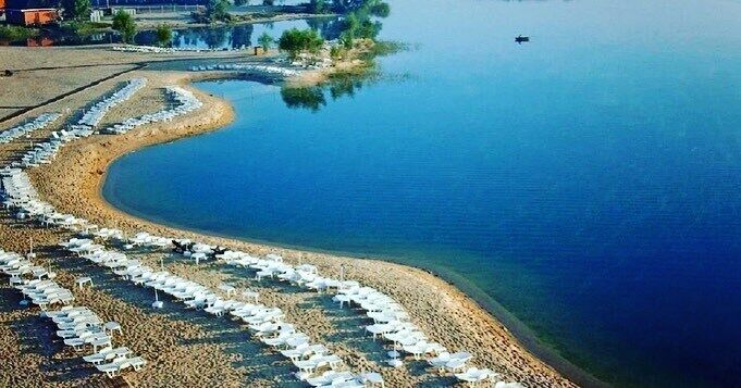 Blue Lake, Pidhirtsi - paid beach