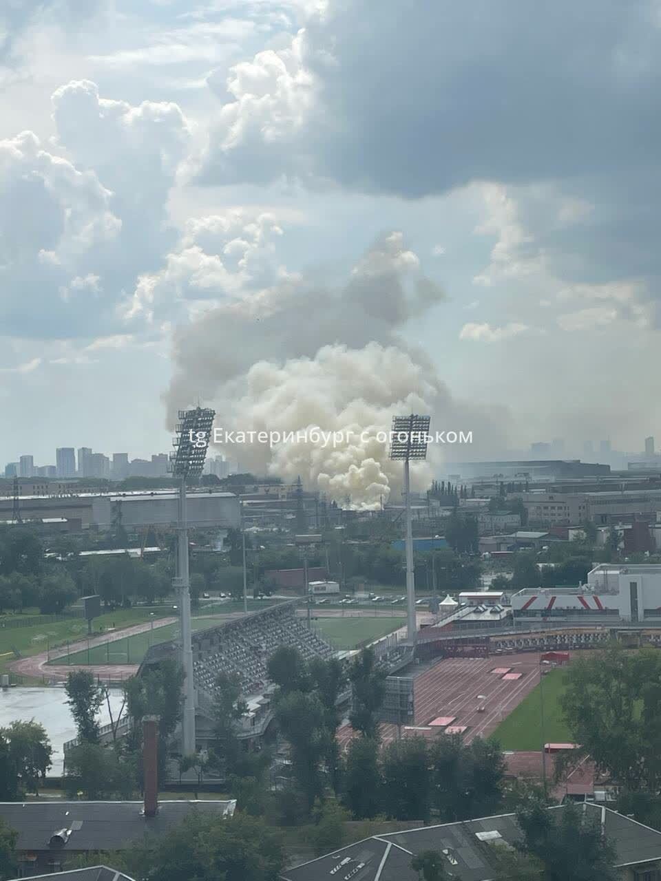 В росії горить одне з найбільш підприємств з виробництва військової техніки (відео)