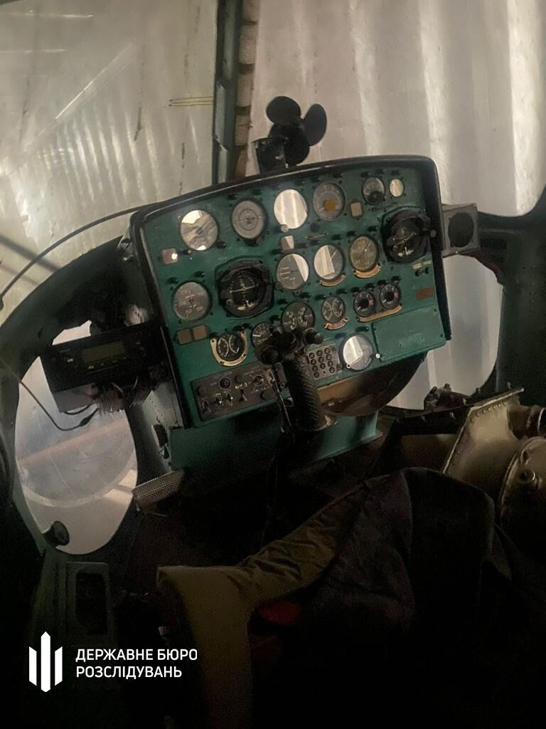 ДБР знайшло гелікоптер Мі-2 під час обшуків на Одеській митниці (фото, відео)