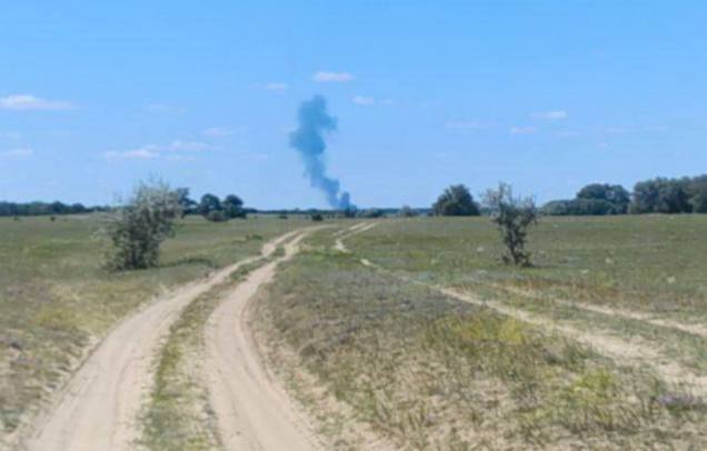 На росії розбився винищувач Су-34: стало відомо, що з екіпажем (фото, відео)