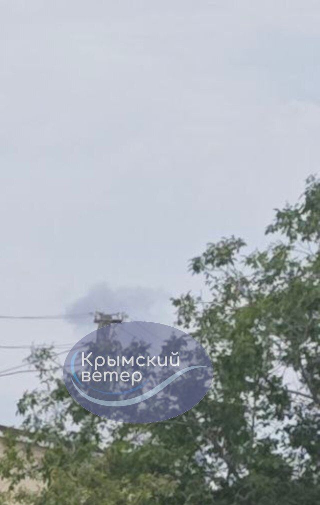 У Севастополі прогримів потужний вибух, на мисі Фіолент стовп диму біля російської частини РЕБ (фото)