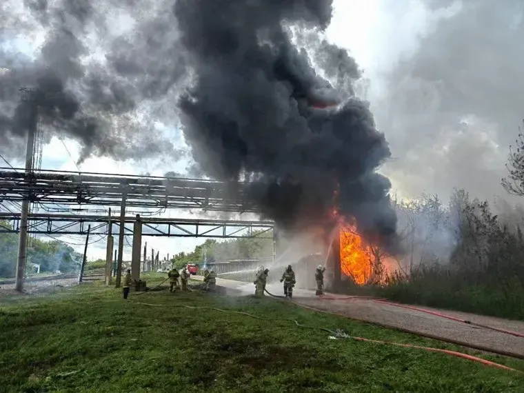 A pillar of fire rose to the sky: an explosion at a petrochemical plant in Bashkortostan (photos, video)