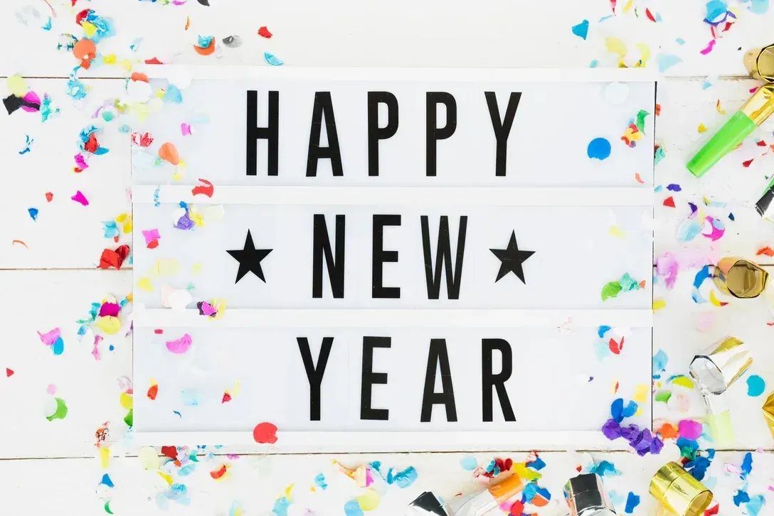 Привітання з Новим роком: найкращі побажання у прозі та віршах українською   