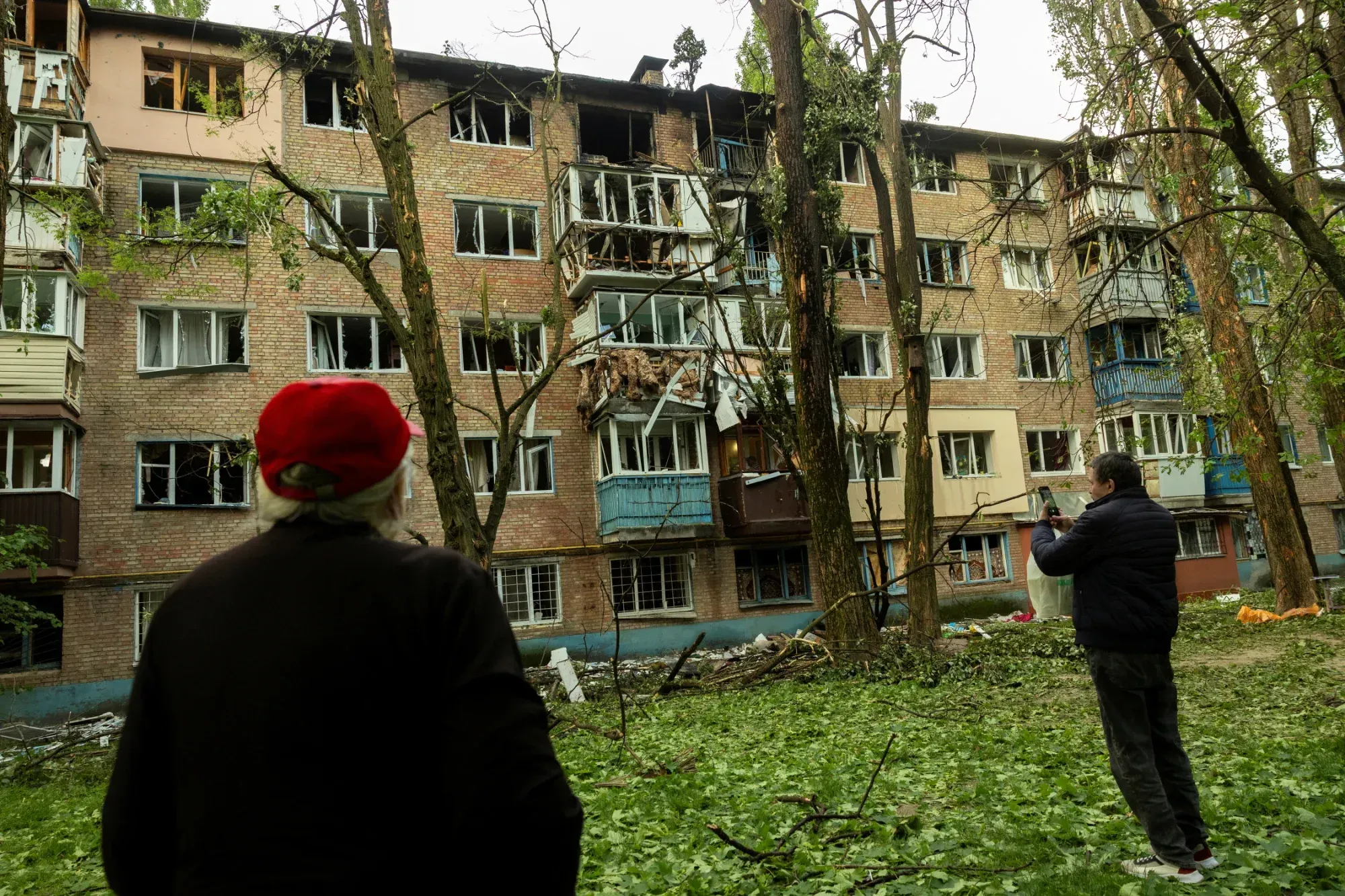 РФ вдарила балістикою та шахедами по Києву: є руйнування та поранені (фото)