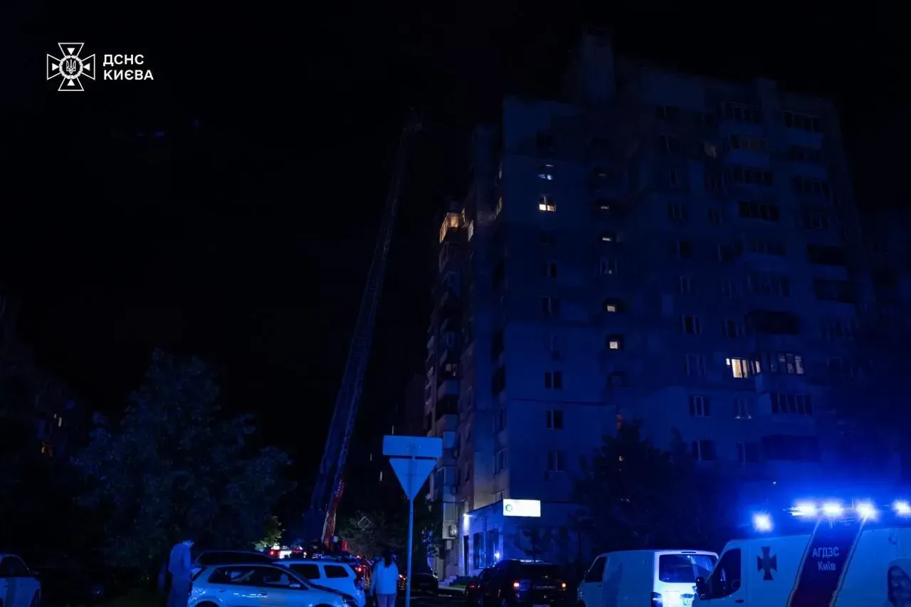 Вражеские шахеты атаковали Киев: разрушения и возгорания зафиксированы в трех районах (фото)
