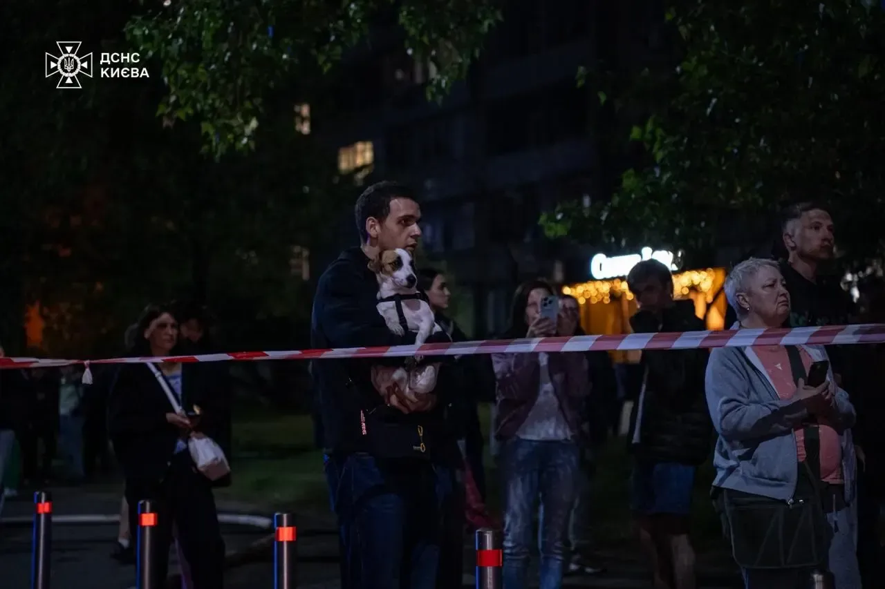 Вражеские шахеты атаковали Киев: разрушения и возгорания зафиксированы в трех районах (фото)
