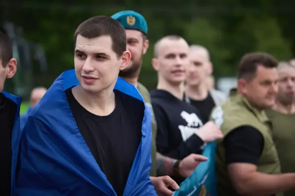 Відбувся черговий обмін полоненими між Україною та рф: вдалося повернути групу важкопоранених і тяжкохворих захисників (фото, відео)