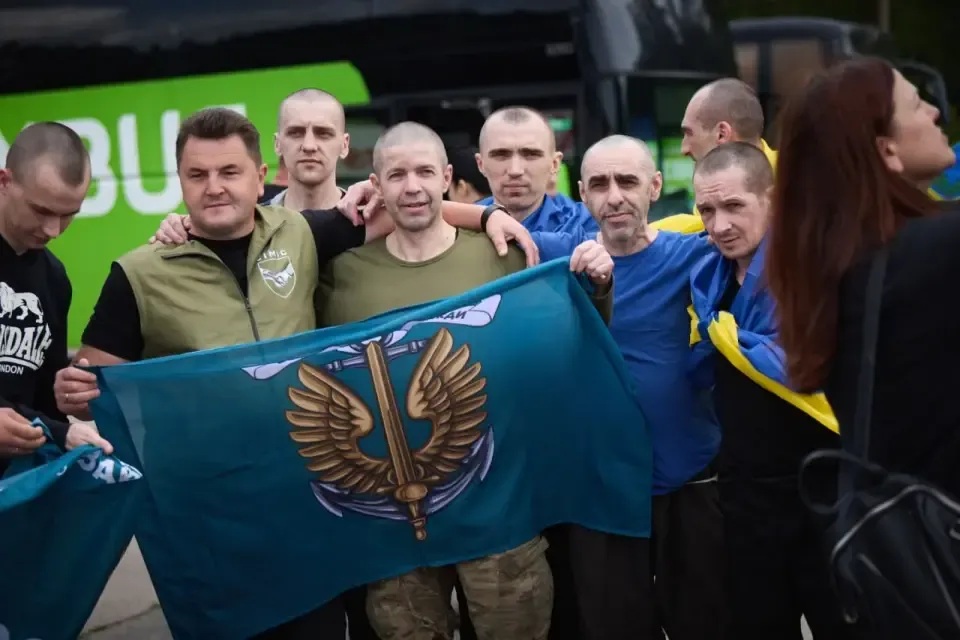 Відбувся черговий обмін полоненими між Україною та рф: вдалося повернути групу важкопоранених і тяжкохворих захисників (фото, відео)