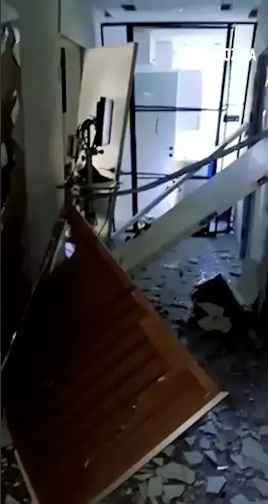 Атака РФ на Київ: обстріл практично знищив клініку Santer (фото, відео)