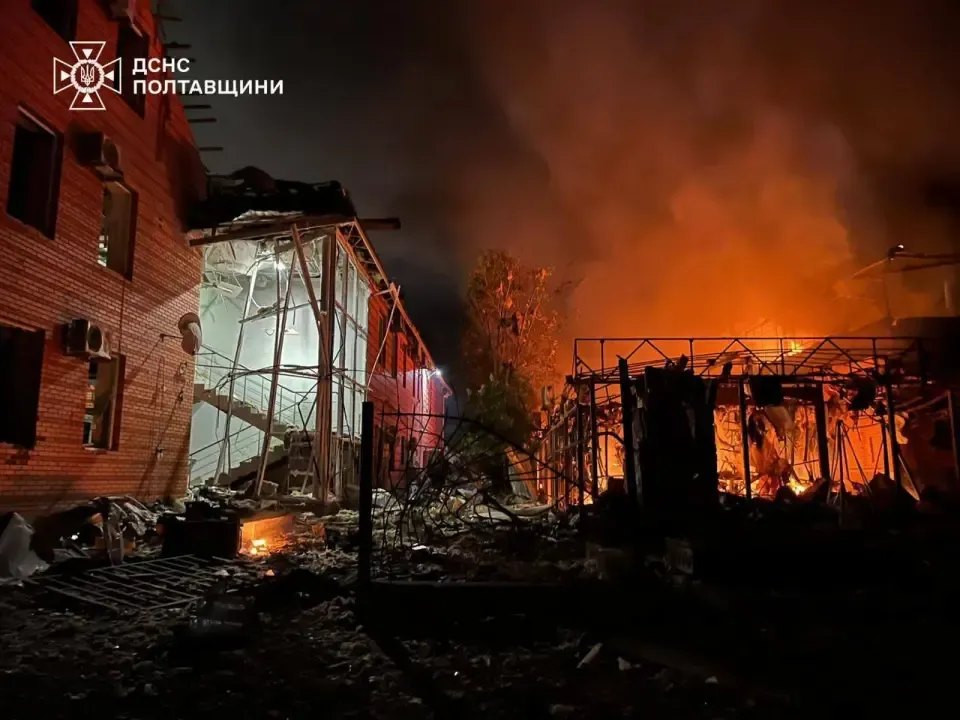 Россия атаковала Украину сотнями дронов, баллистики и крылатыми ракетами: в Киеве и Луцке попадание в многоэтажку, в Тернополе поврежден промышленный объект (фото, видео)