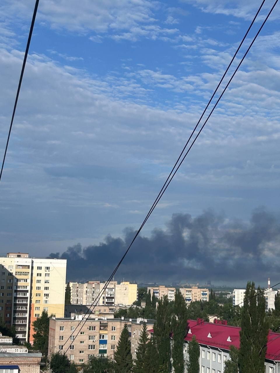 Дрони атакували російський Башкортостан: горить НПЗ ''Газпрому'' (фото, відео)  
