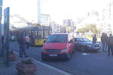 В центре Киева 'герои парковки' устроили транспортный коллапс, фото