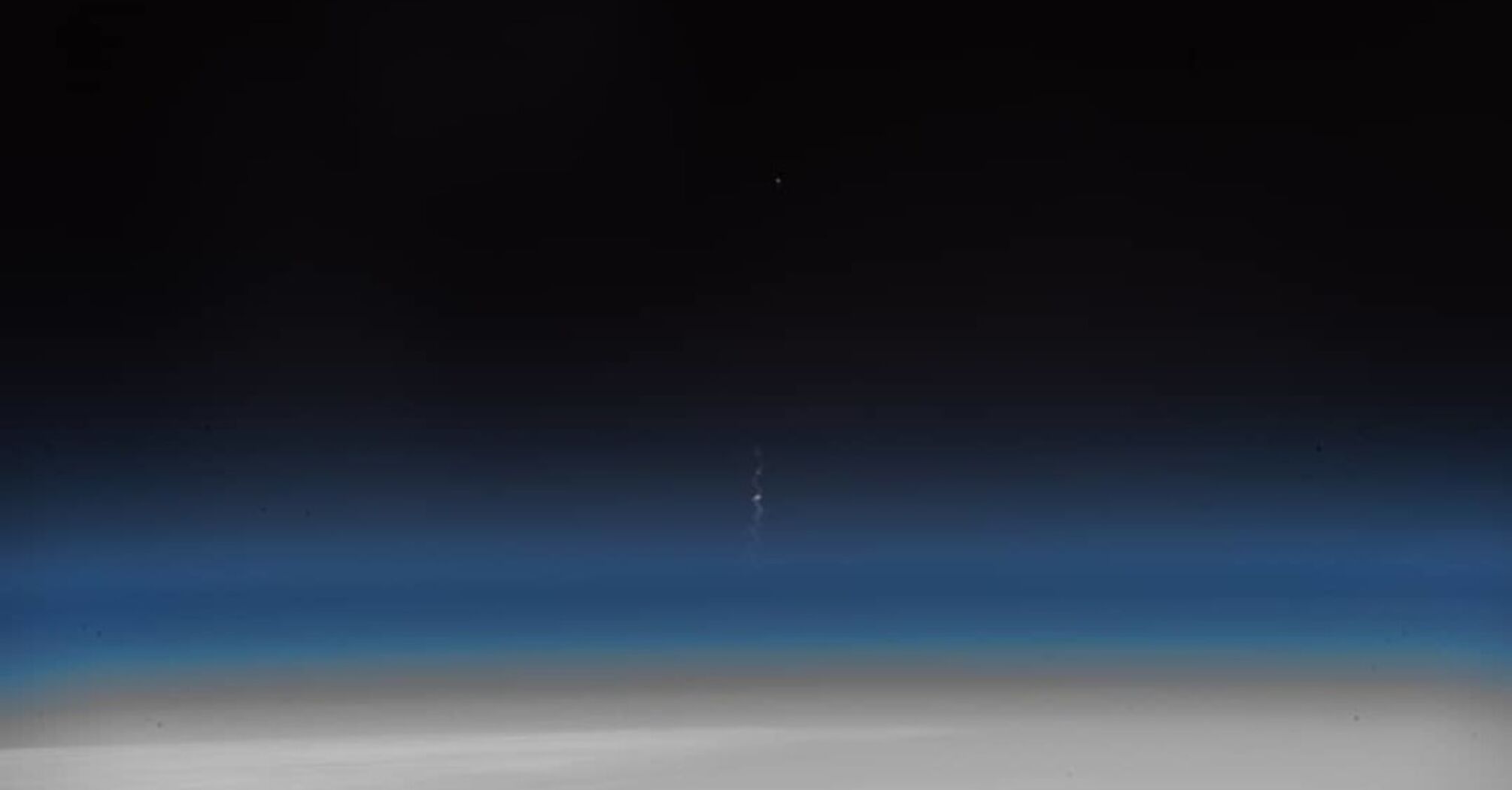 Авария 'Союз МС-10': как это выглядело из космоса, фото