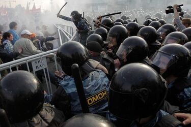 Слава Рабинович о том, где в РФ можно размазывать печень митингующих об асфальт, а где – нет