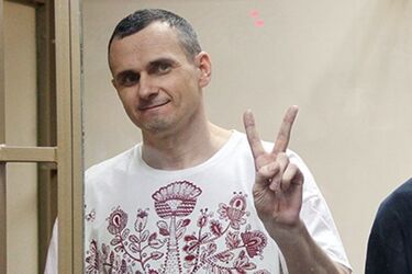 Олег Сенцов получил премию Сахарова: за что ее дают, реакция России