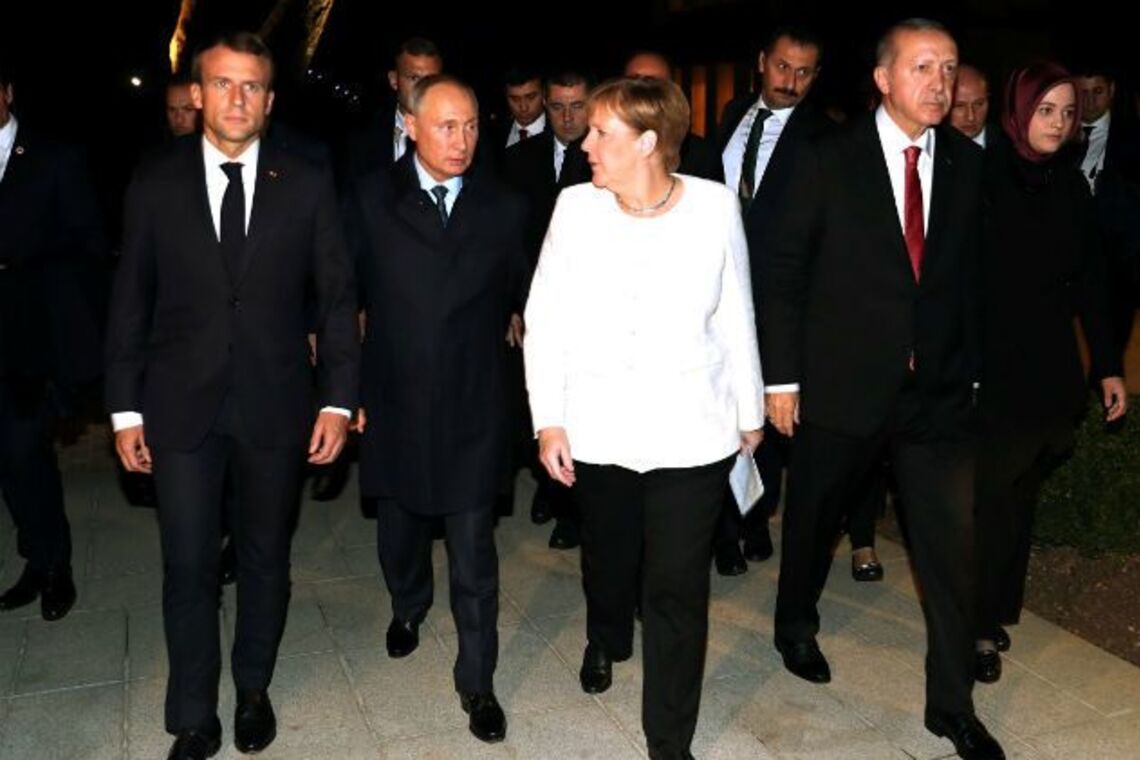 Сибирское пальто - это ватник. Как шутка Меркель над Путиным стала мемом