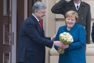 Ангела Меркель в Києві. Навіщо приїхала і як виглядає після 'стресу'. Фото. Відео