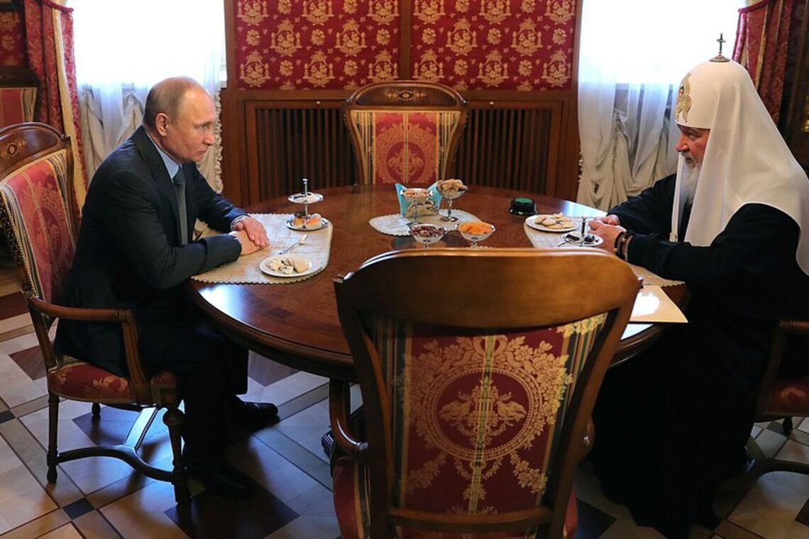 Решится ли Путин сменить главу РПЦ? Арестович рассказал, какую катастрофу это будет означать