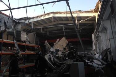 Трое погибли при обрушении завода в Дзержинском: причины и видео момента обвала