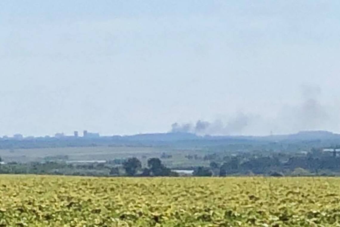 Прилетела 'птичка': волонтер показал фото горящих позиций боевиков на Донбассе