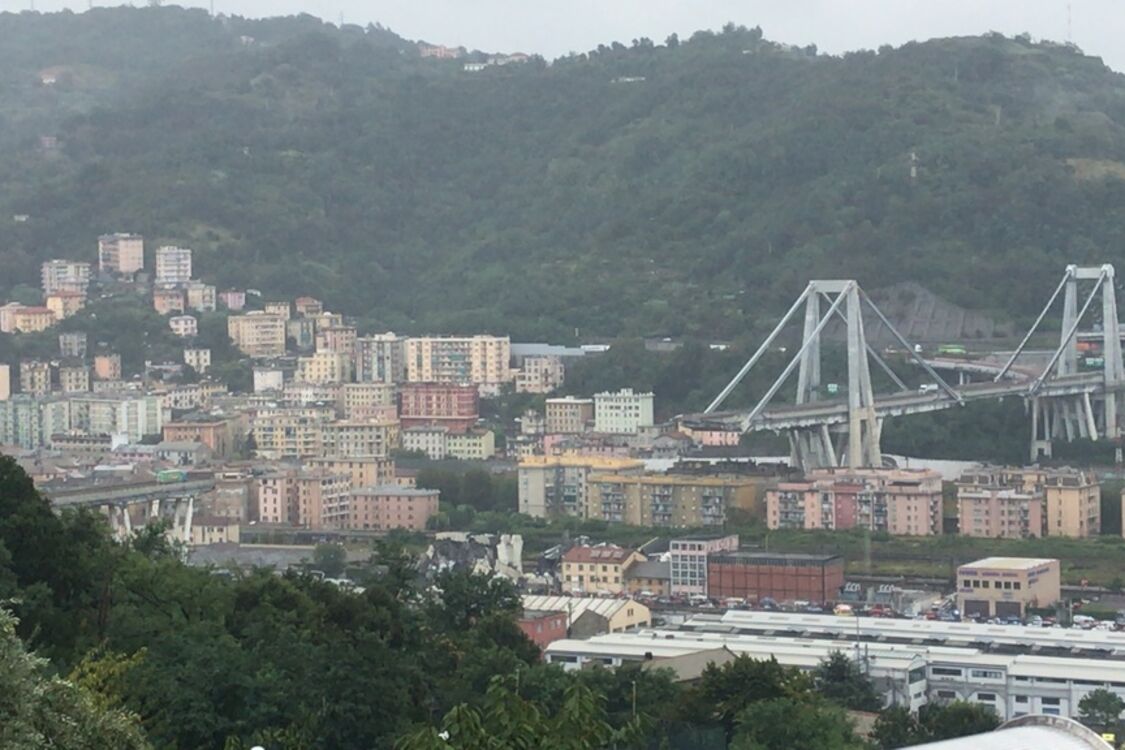 Обрушение моста в Италии: количество жертв выросло