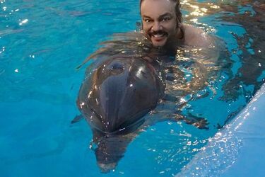 Захищав Лободу і мучив дельфінів: російський співак поділився відео з окупованого Криму