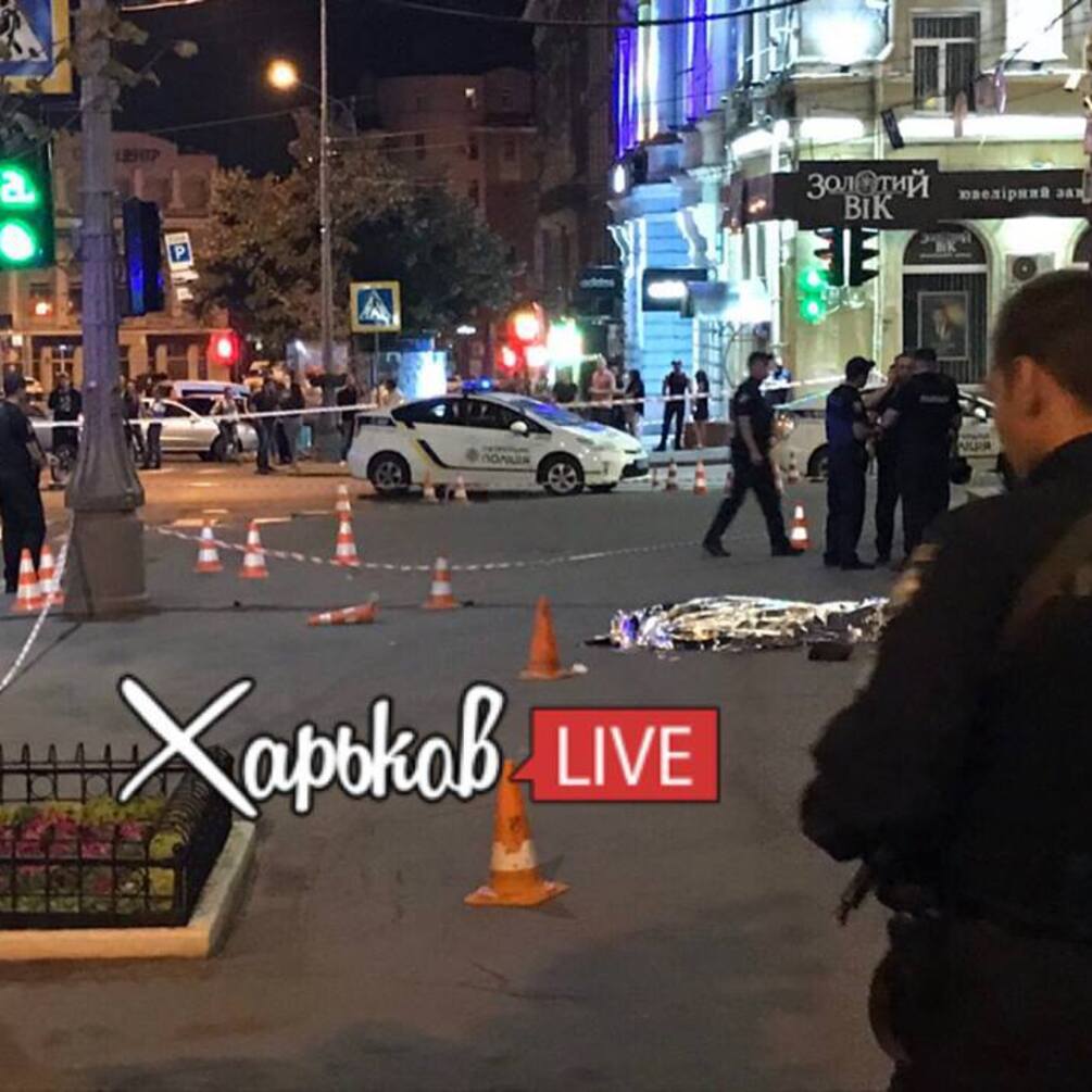 Появились видео перестрелки у горсовета Харькова и данные о судьбе нападавшего 