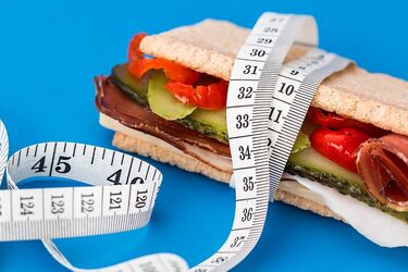 Почему растет вес: популярный диетолог назвала четыре ошибки питания