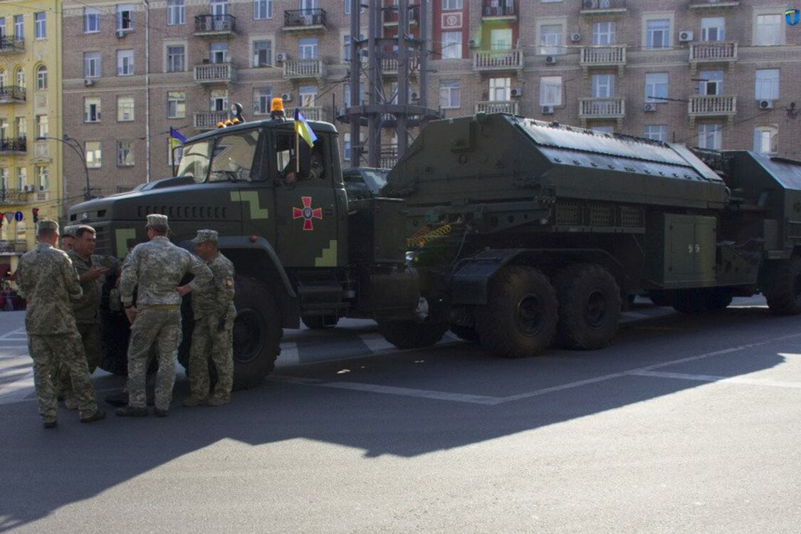 На репетиции парада в Киеве показали новейшее оружие украинской армии: яркие фото и видео
