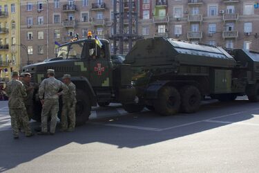 На репетиції параду в Києві показали новітню зброю української армії: яскраві фото та відео