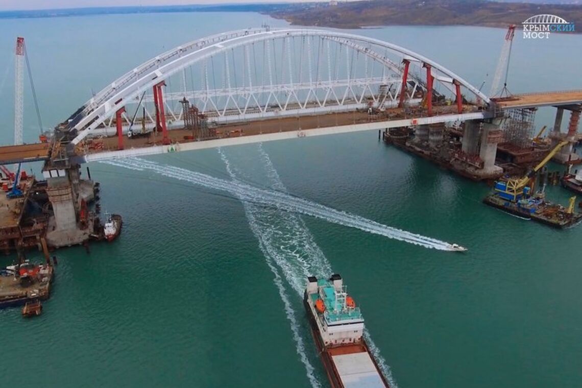 У Порошенко рассказали, нужно ли разрушать Крымский мост