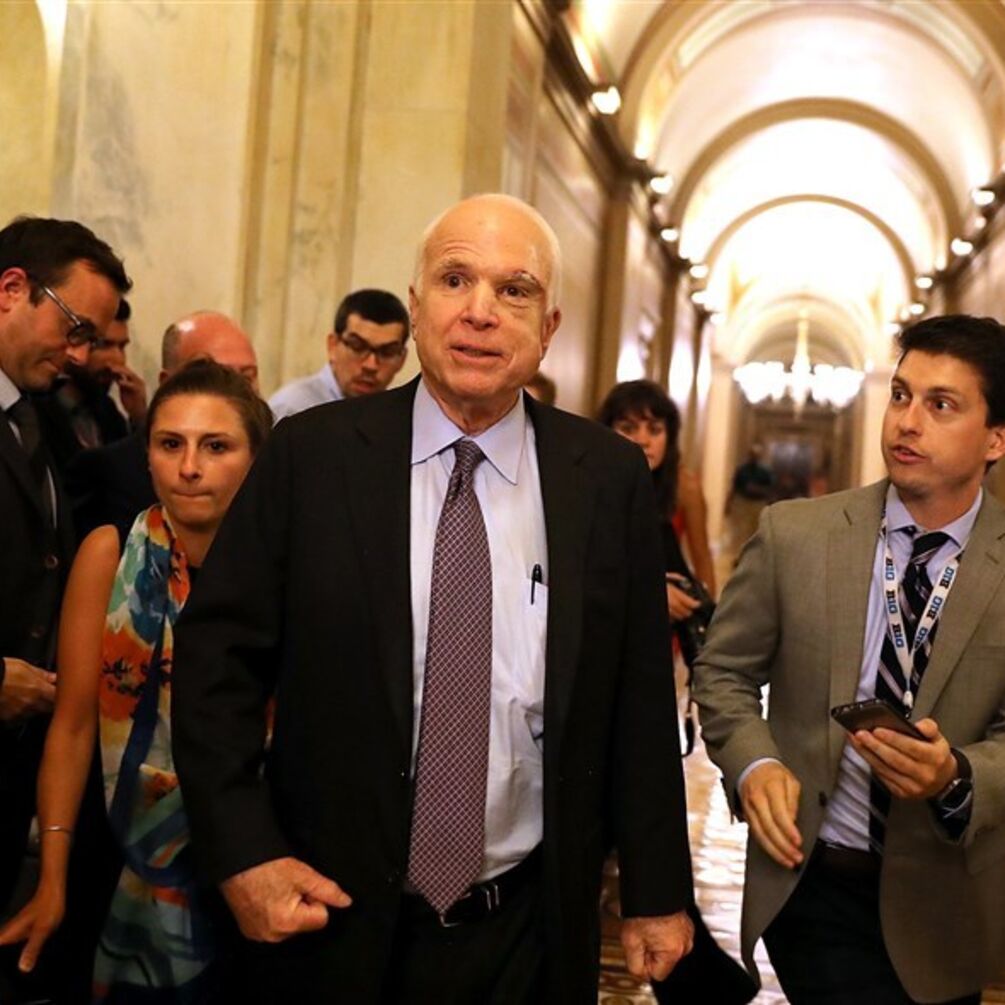 Умер американский сенатор Джон Маккейн: что он говорил об Украине 