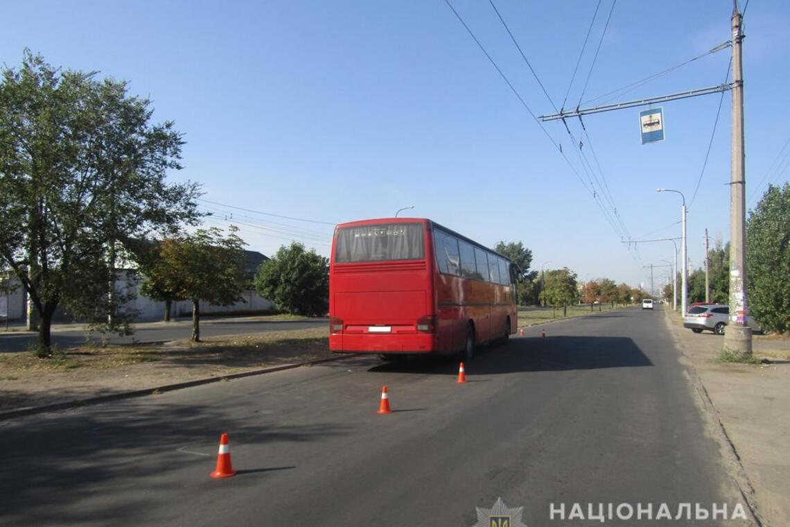На Донбассе ребенок попал в серьезное ДТП по дороге в школу: фото