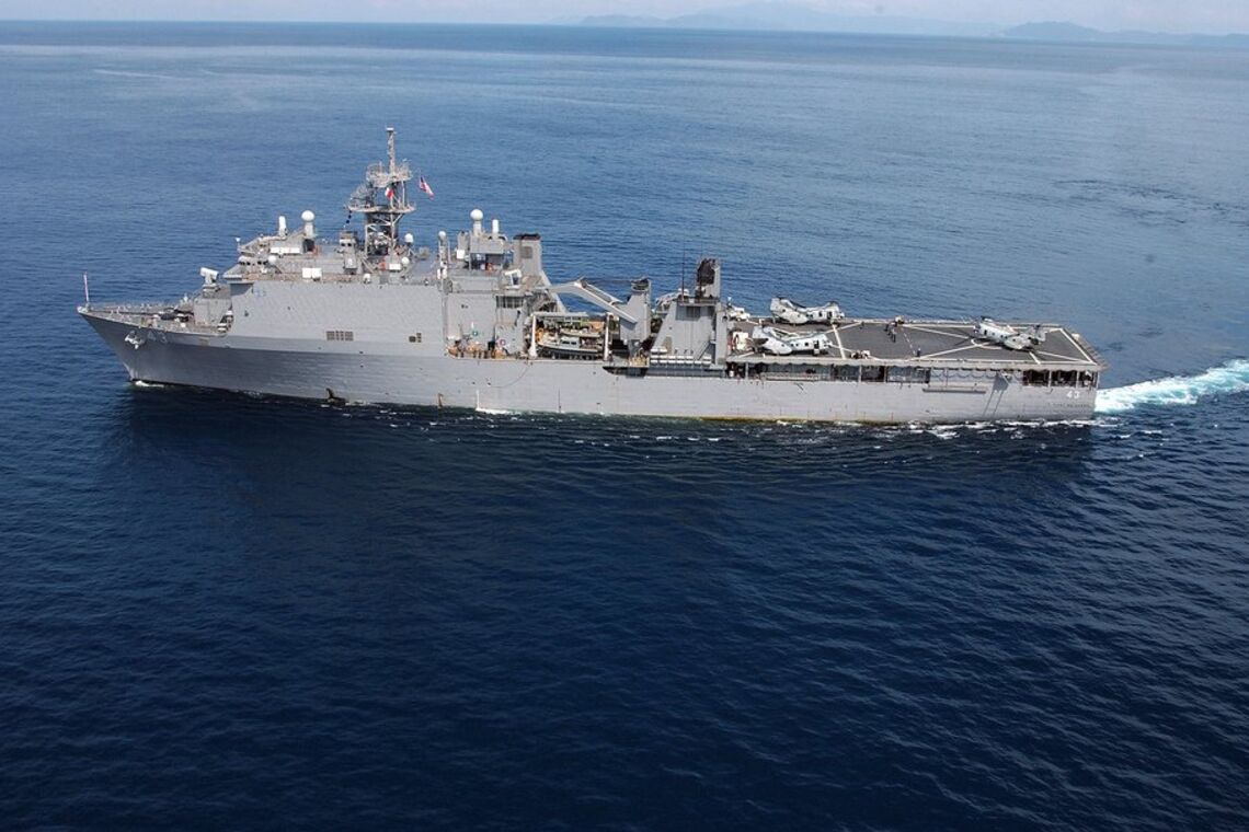 Десантний корабель США увійшов у Чорне море: генерал Романенко пояснив причину