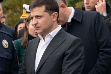 'Клоун, н*х нікому не потрібен!' Зеленський отримав цікаве повідомлення від топ-чину ПриватБанку