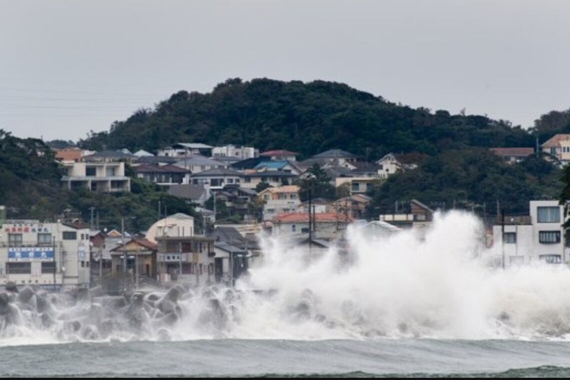 Тайфун в Токио: смотреть онлайн, как он надвигается на город, видео