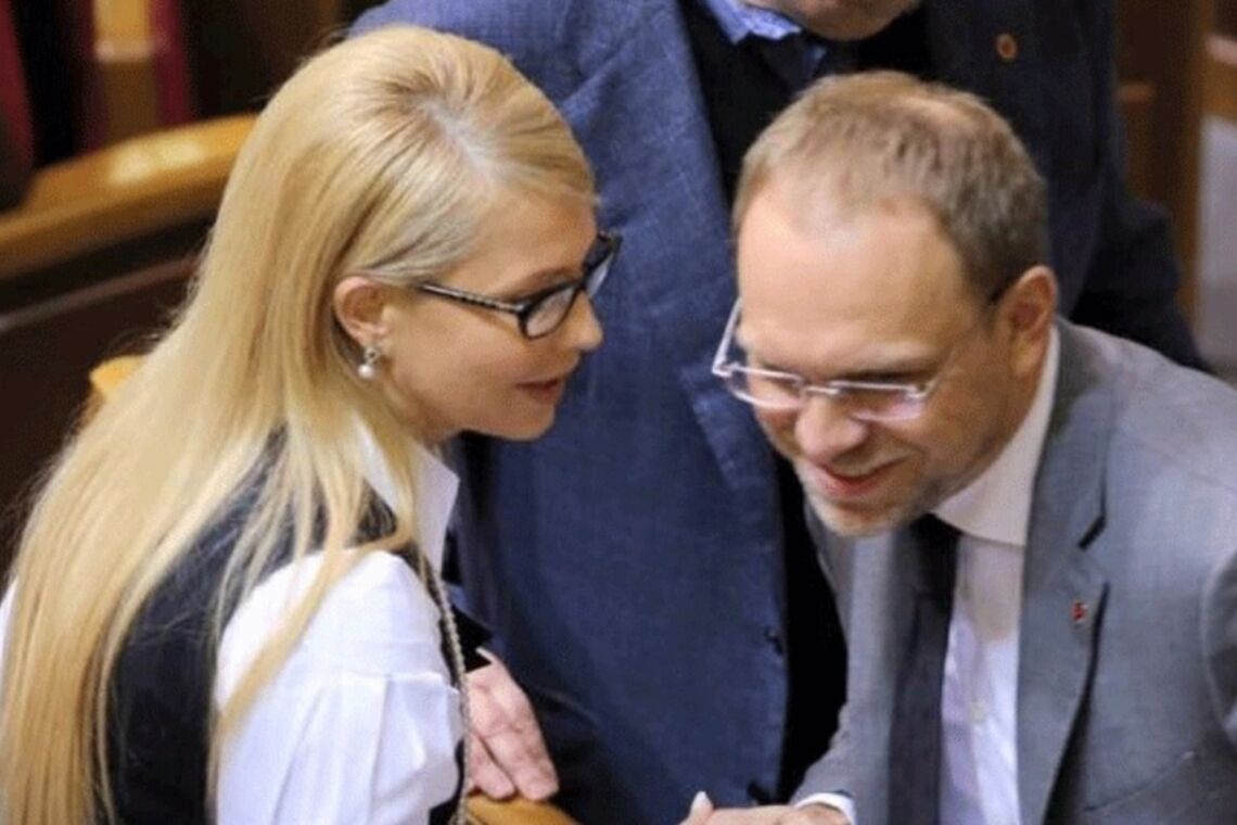 'Відразу видно, хто з ким': Тимошенко і Власенко попалися на гарячому фото