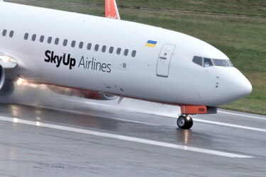 'Пламя и густой дым': Появилось видео аварийной посадки украинского самолета SkyUp в Шарм-эль-Шейхе